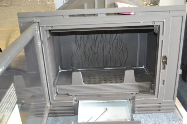 Чавунна камінна топка UNIFLAM 600 ECO 8 кВт з шибером