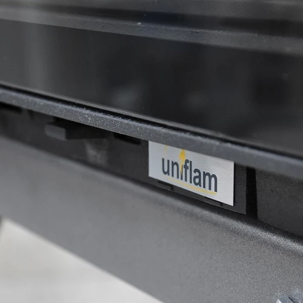 Чавунна камінна топка UNIFLAM 700 PLUS ECO 12 кВт з шибером