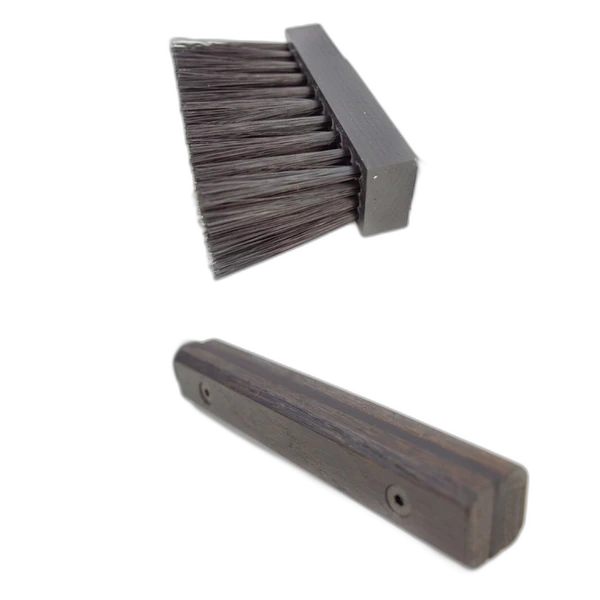 Сталева щітка для каміна SAVEN Brush L black 50 см з деревʼяною ручкою